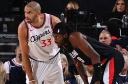 开云平台-快(kuài)船(chuán)锋线老将巴(bā)图姆的防(fáng)守(shǒu)表現(xiàn)引(yǐn)人瞩目