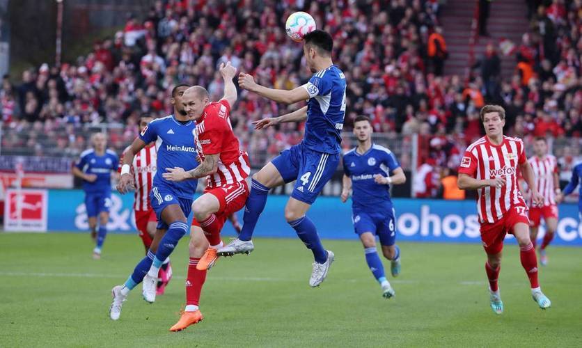 世预赛 003 生死斗！塞浦路斯 22 球防线崩了，罗马尼亚双核 20 球冲 3 分锁定附加赛