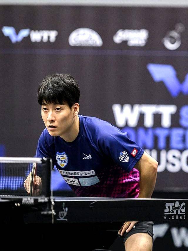 为父圆梦！乒乓球名将改用已故父亲的旧球拍连夺两冠，泪洒赛场