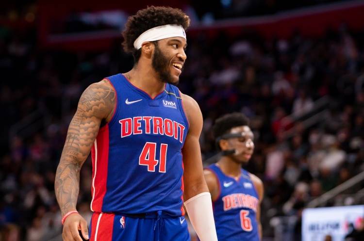 各队单场三分纪录都由谁保持？仅三人单场13+三分 哈登3次平纪录