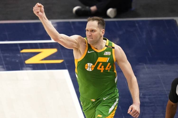 各队单场三分纪录都由谁保持？仅三人单场13+三分 哈登3次平纪录