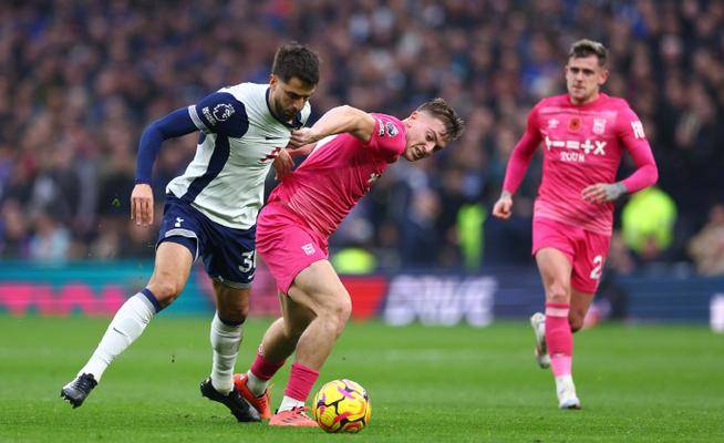 双杀魔咒再临？诺丁汉主场擒“刺”！孙兴慜难救残破防线