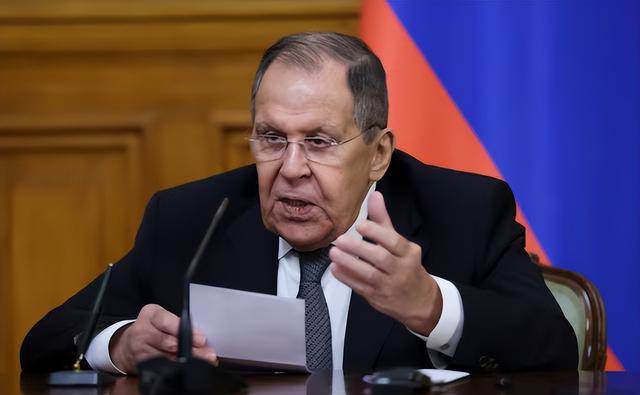 普京被偷家，乌方近百架无人机猛攻是否为真？