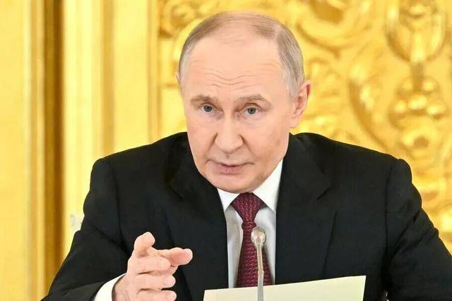 普京被偷家，乌方近百架无人机猛攻是否为真？